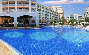Zwembad van het hotel